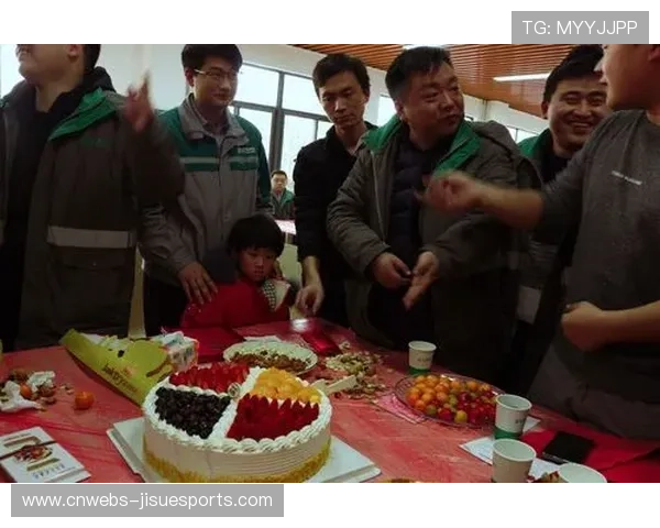 门兴格拉德巴赫市携手共进支持球队迎接当前挑战共同谱写辉煌新篇章